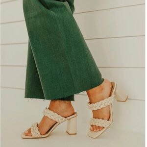 Women’s Dolce Vita Nairi Pearl Vanilla Braided Heels Size 6 US!